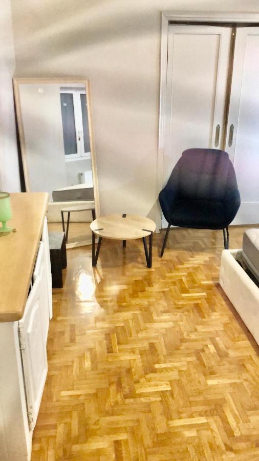 Economy Shared Apartment C In Central Афины Экстерьер фото